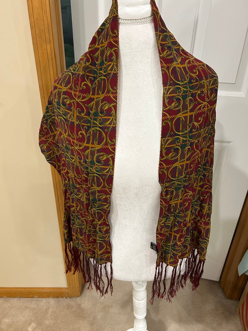 Saldarini made in Italy 100% silk scarf vintage fringed ends